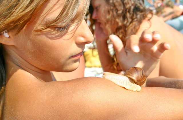 Purenudism on the sea photo (set 107) [Archives Naturisme]
