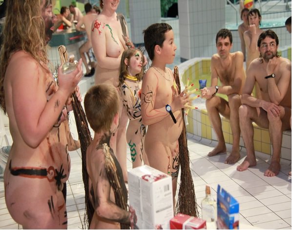 Purenudism pool photo (set 22) [Archives Naturisme]