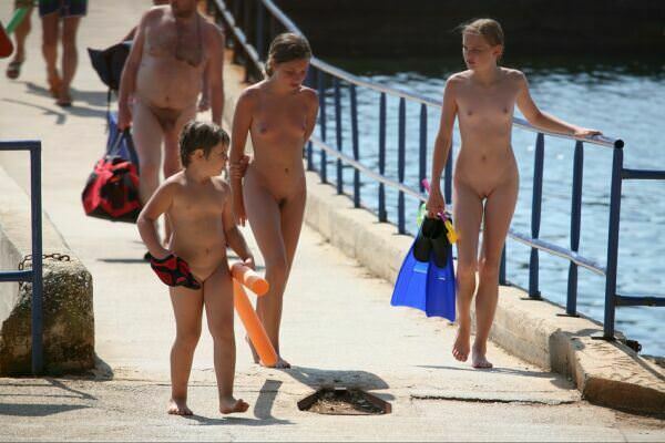 Purenudism collection naturisme en Allemagne photos - FKK nudist beach (set 2) [Archives Naturisme]