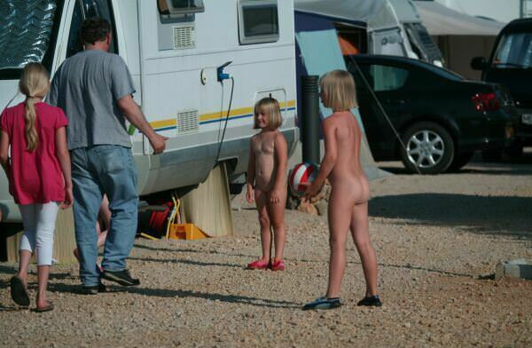 Purenudism nudistes et naturistes photos (set 87) [Archives Naturisme]