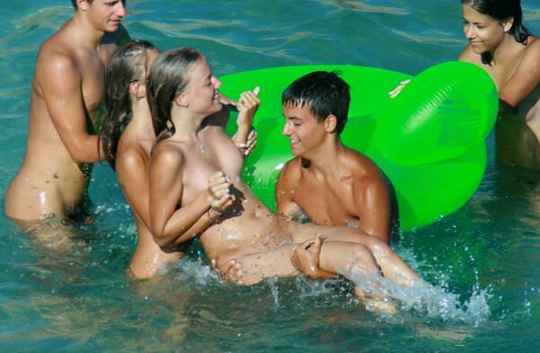 Purenudism nudistes photos (set 86) [Archives Naturisme]