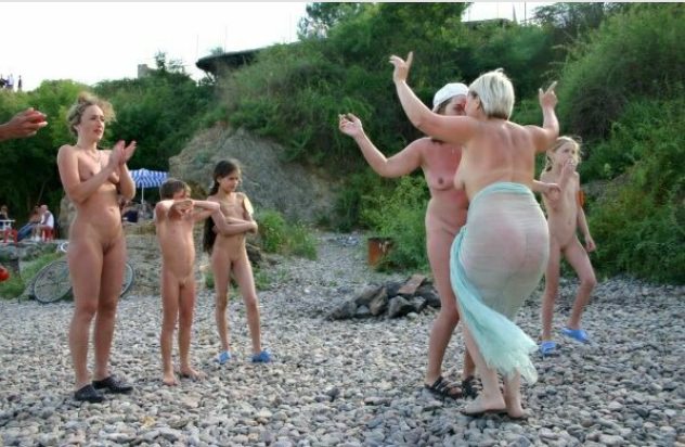 Purenudism exempt de vêtements nudistes photo (set 68) [Archives Naturisme]
