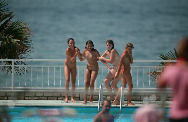 Purenudism collection de photos contemporaines de nudistes (set 51) [Archives Naturisme]
