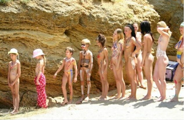 Purenudism collection de belles photos de nudistes (set 50) [Archives Naturisme]
