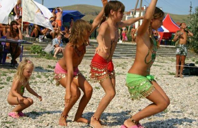 Purenudism danse naturistes photos de plage (set 36) [Archives Naturisme]