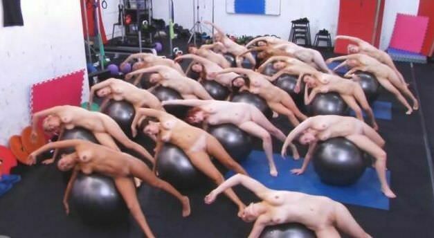 Purenudism nudistes faire du yoga vidéo [Archives Naturisme]
