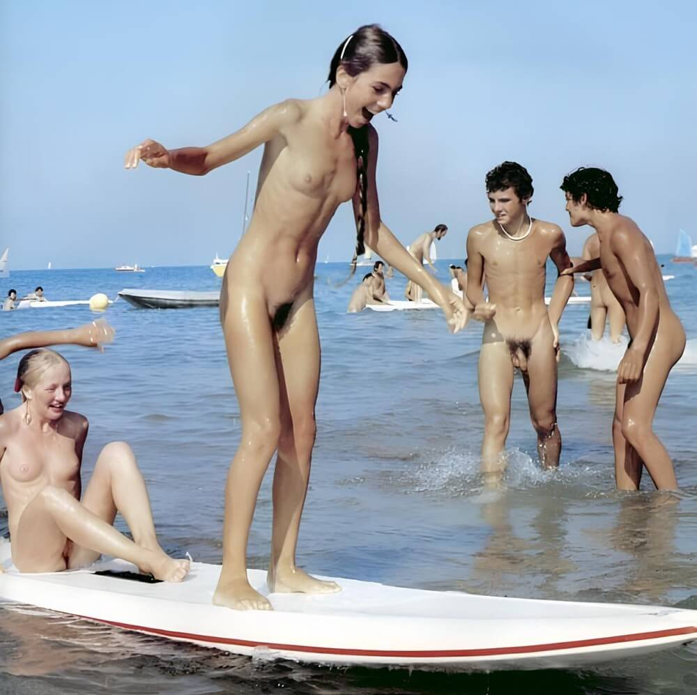 Retro naturism beautiful photos - A spontaneous movement toward nudity