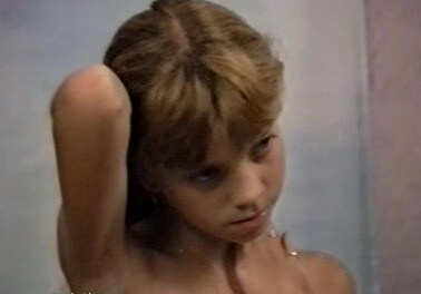 Naturistin: Julia Akt Dessous - Striving for tolerance and respect is the code of conduct among nudists