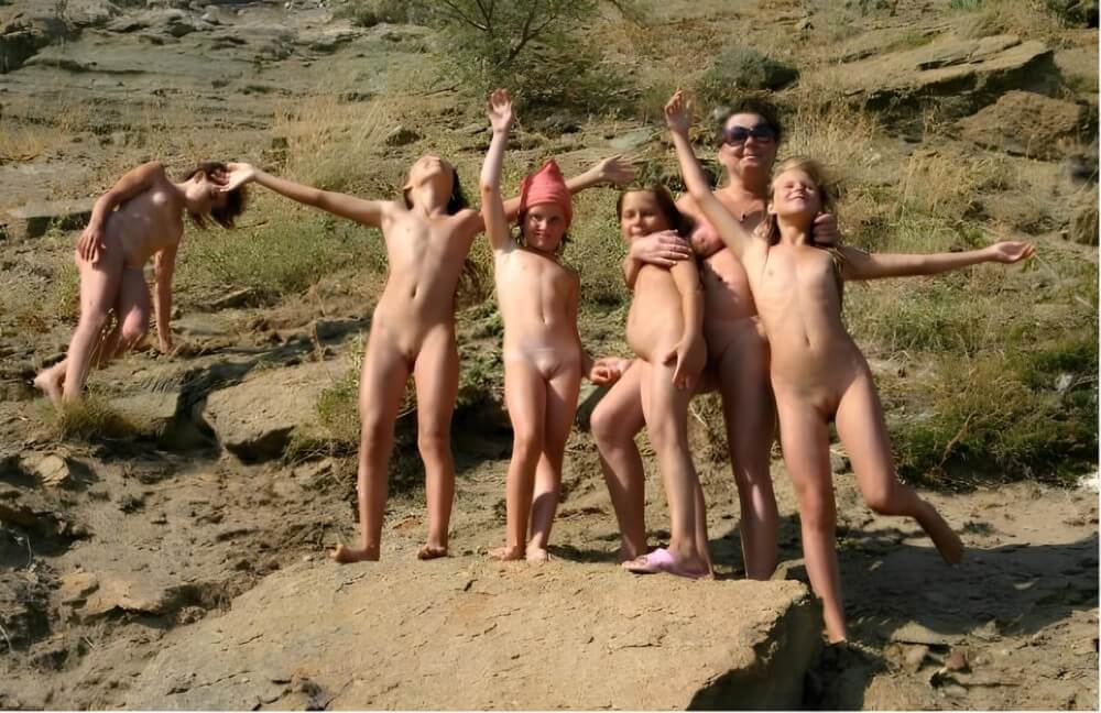 Nudism in a sunny day pics - Travel and tours incorporating elements of the naturist lifestyle
