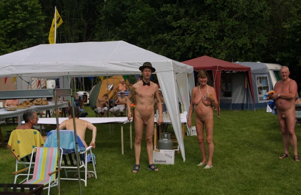 Holland Nature Home Stay pics - Nudity helps to overcome insecurities and boost self-esteem