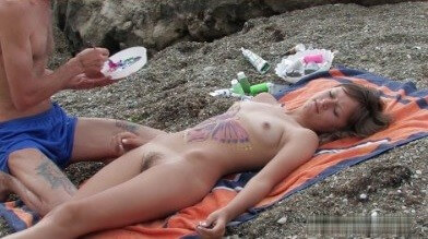 Naked body art on the beach Full HD video - The desire to appreciate the beauty of the human body