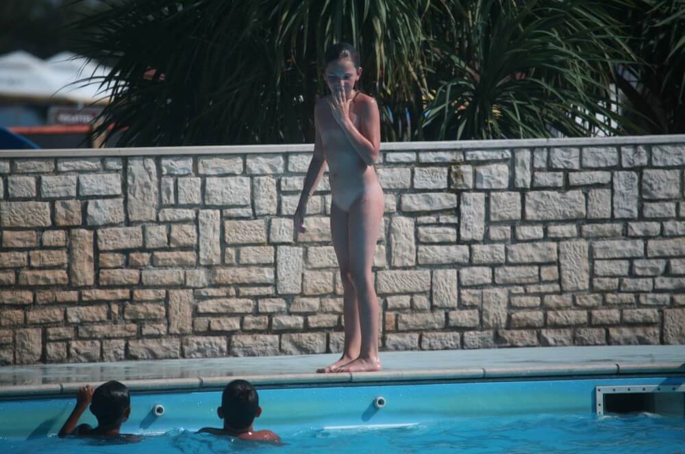 Naturist Pool-Side Singles photos - Events with completely naked people
