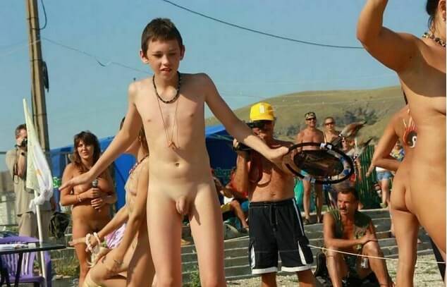 Nudists in Crimea photos - Wearing less clothing is fashionable