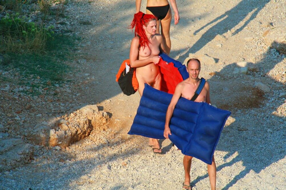 Ula FKK Red Hairstyle Girl pics - Naturists are open to the world and the environment