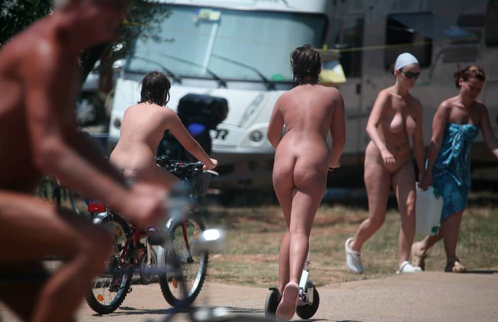 Park Misc Walks pics - She went out completely naked