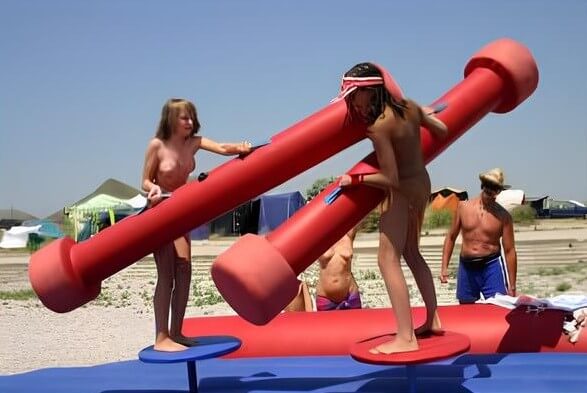Premium Content # 32 - The practice of nudism helps to overcome stereotypes and insecurities