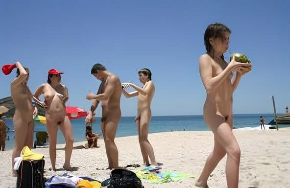 Premium Content # 26 - Nudists relax beautifully—a sight to behold