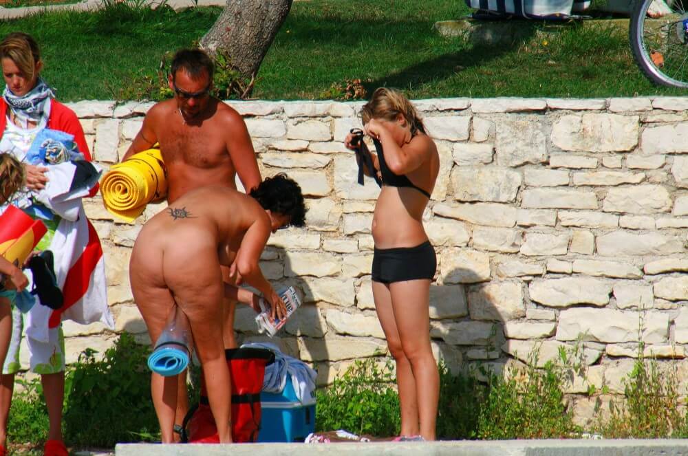 Ula FKK Sisters Day photo gallery - Nature and nudism are the best home for a person