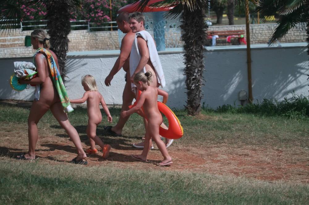 Naturist Family Movement pics - Nature provides energy and inspiration for the practice of naturism and nudism