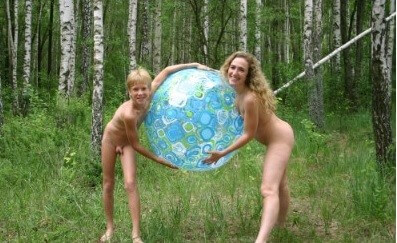 Crimea Family Sand Profile photo gallery - Openness to the world and new ideas is a defining trait of naturists and nudists