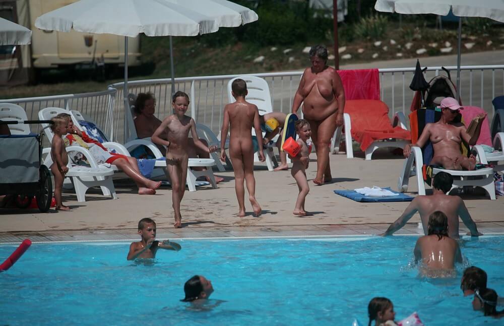 Naturist Afternoon Pool Games pics - The Philosophy of Body Freedom