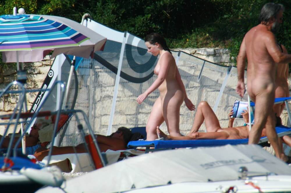 Girl Daytime Bath - Stereotypical perceptions of nudists