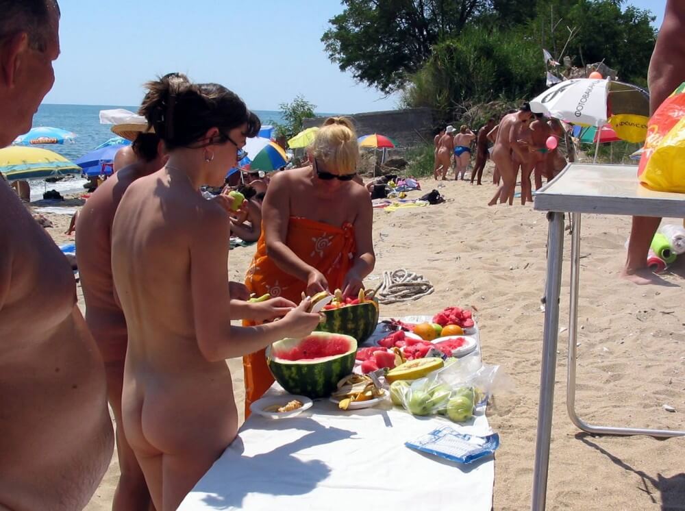 Bulgarian Nude Day Preps pics - Naturism is about respecting natural beauty