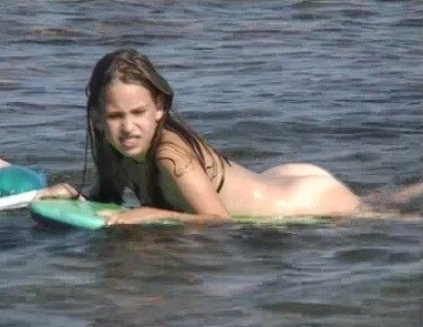Naturistin: Julia and Hanna Am Meer - Nudism helps us understand the true meaning of freedom