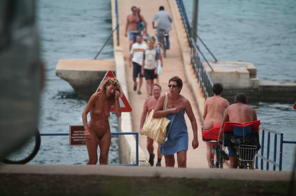 Crete FKK Bridge Crossing photos - Nudism promotes psychological and physical well-being