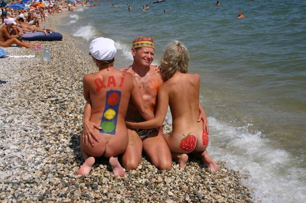 Bold Outdoor Nude Poses pics - The idea of freedom and self-acceptance, as embodied by Adam and Eve, is important
