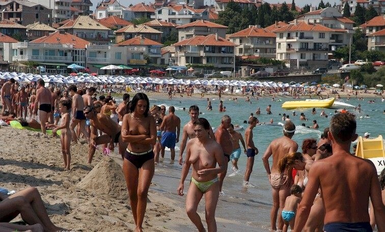 Enature - resort in solar Bulgaria - Nudism contributes to the strengthening of psychological health