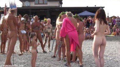 Cool Day At The Beach 4 - A nudist values trust and honesty between people