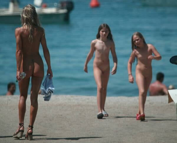 The nudism country photos - Nudism and naturism help overcome prejudices and fears related to physical appearance