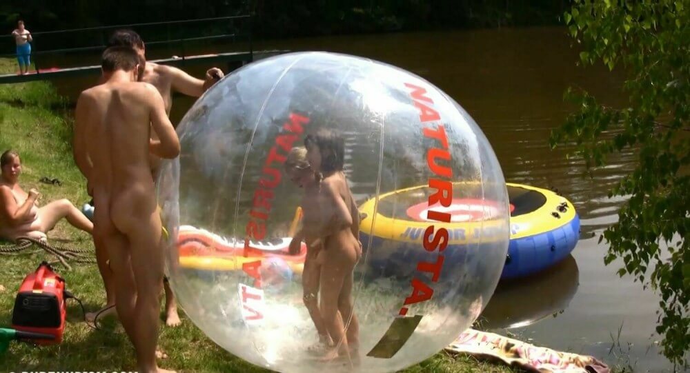 Daytime Family Picnic Full HD - Travel and tours incorporating elements of the naturist lifestyle
