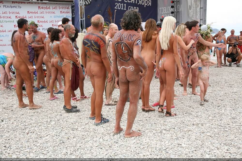 Premium Content 48 - Nature fills the naked body with energy and inspiration