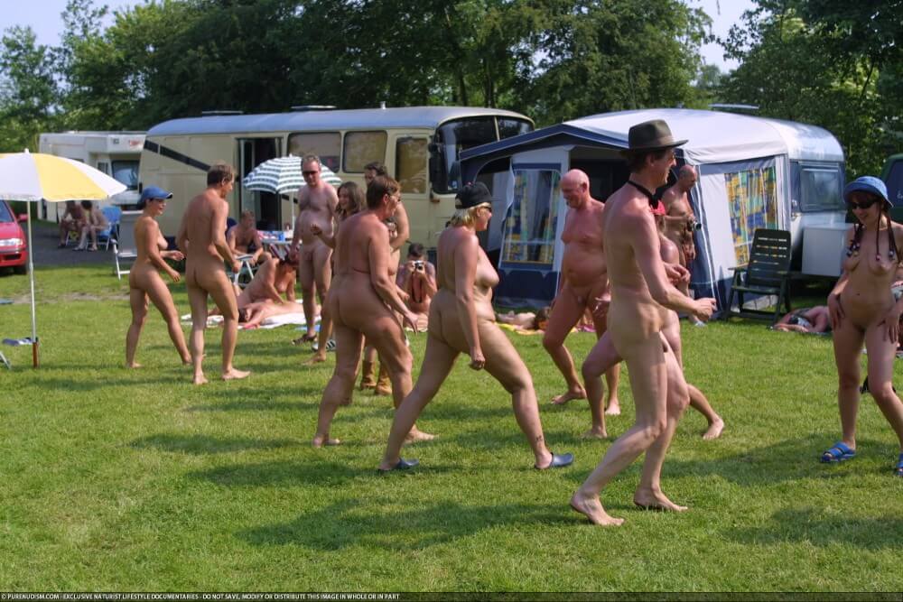 Naturism photo gallery # 53 - Radical nudism materials