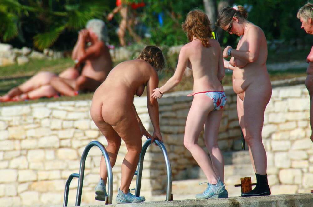 Ula FKK Exploration Family pics - Radical nudism materials