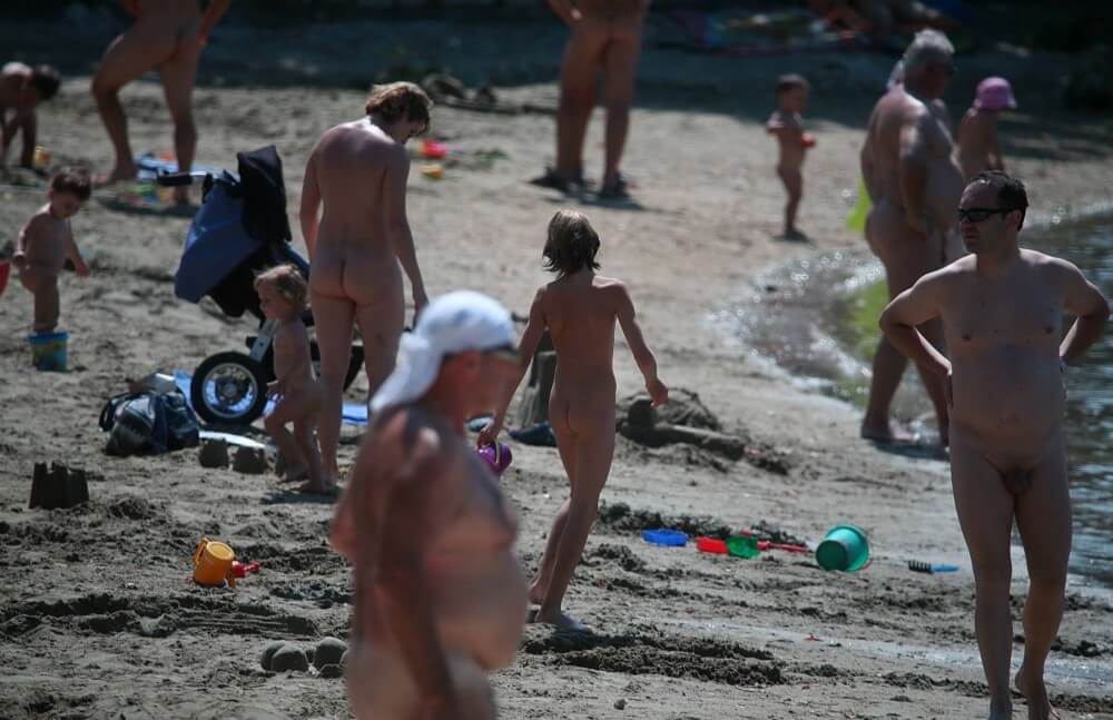 Jr Coastal Beach Paradise pics - Nudity is an expression of natural beauty