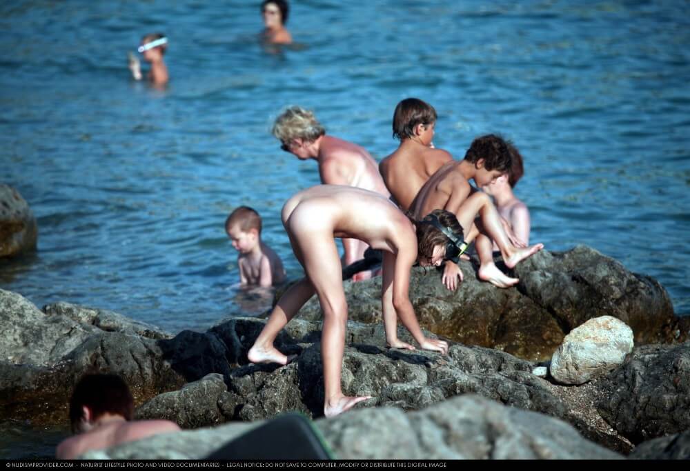 Summer day on the Black Sea photos - Freedom and harmony in nudism
