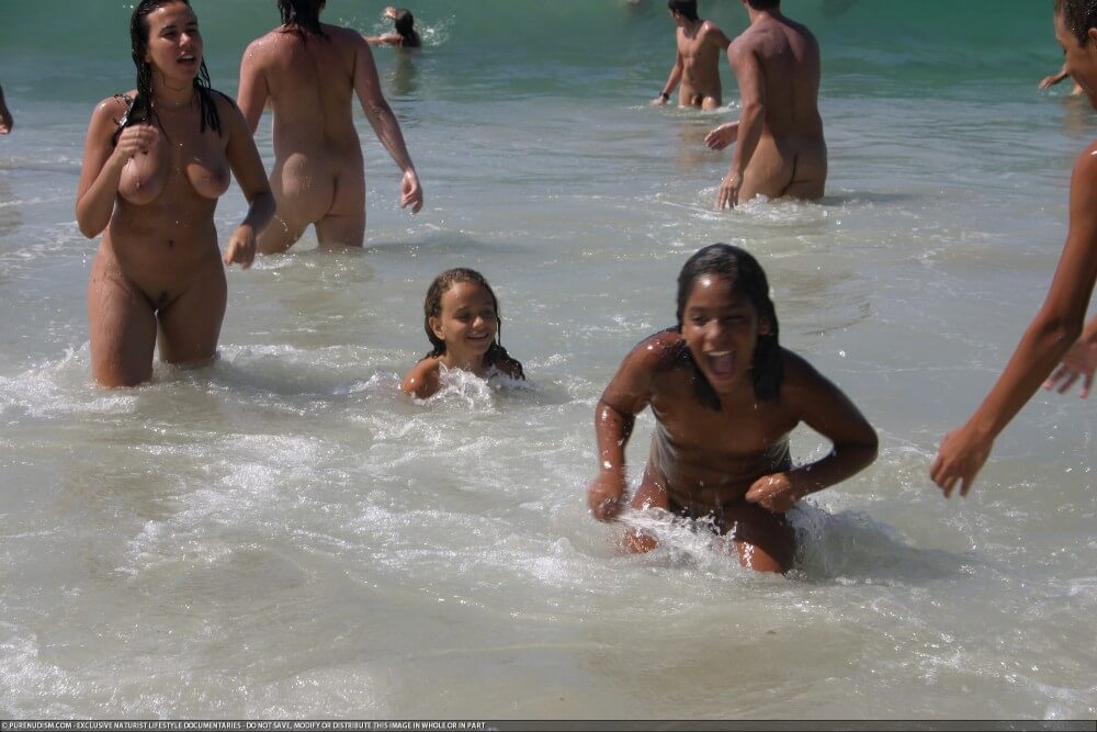 Brazil naturism photo set 4 - Overcoming insecurities is one of the goals of practicing nudism and naturism